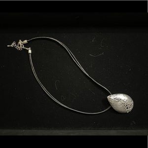 Premier Designs Hammered Silver necklace